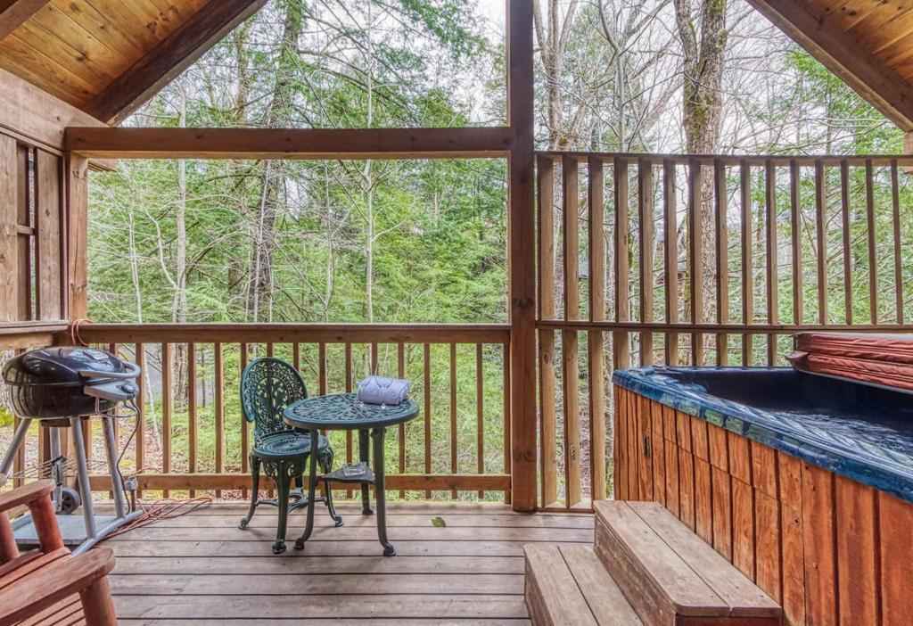 Mountain Eden, Hot Tub, Resort Pool, Wifi, 1089 Free Tickets Each Paid Day, Dollywood And More Gatlinburg Ngoại thất bức ảnh