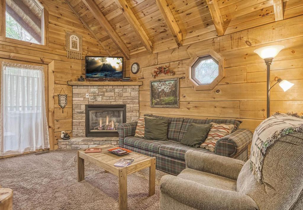Mountain Eden, Hot Tub, Resort Pool, Wifi, 1089 Free Tickets Each Paid Day, Dollywood And More Gatlinburg Ngoại thất bức ảnh